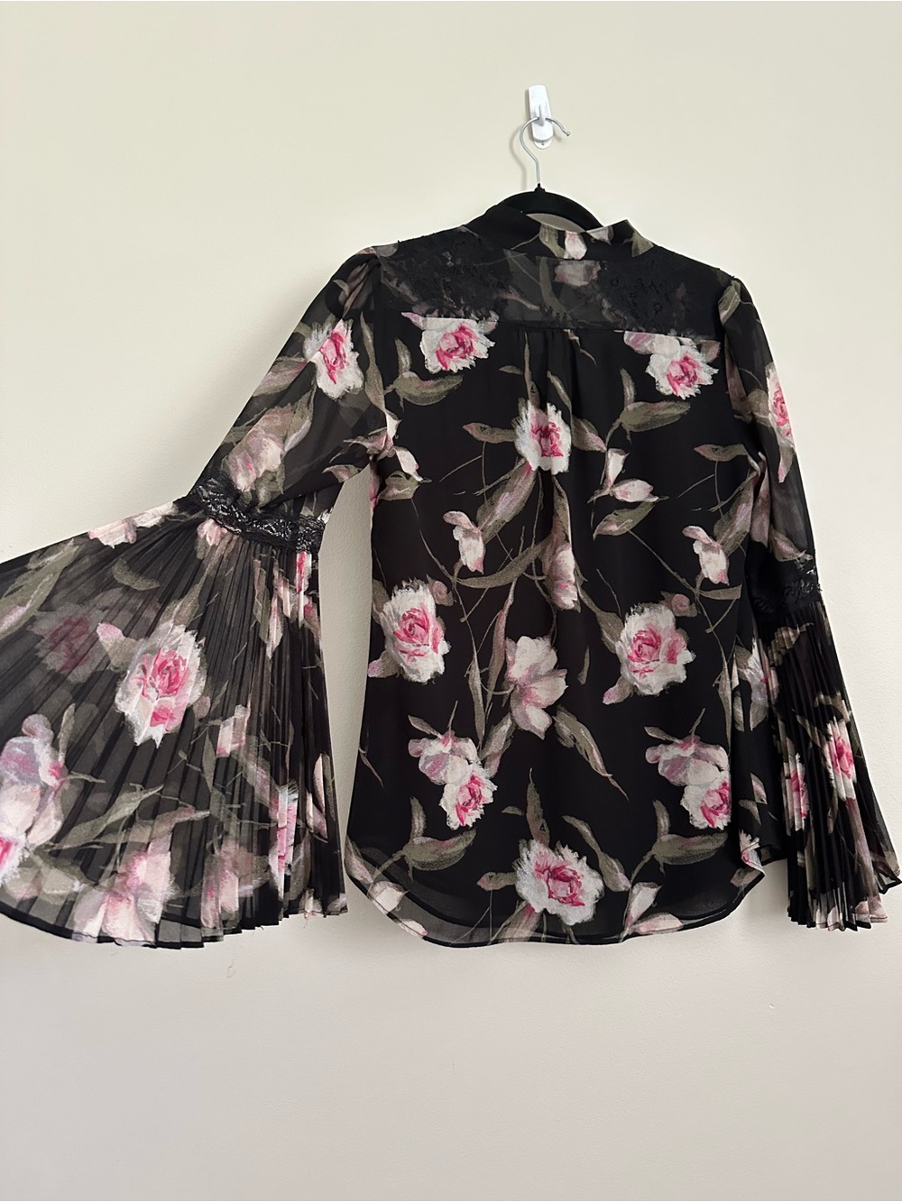 White House Black Market Floral Bell Sleeve Sheer Blouse Size 4 Black Pink Boho